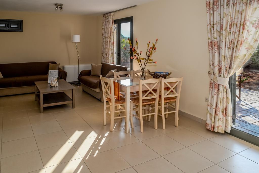 Karavádhos Korallis Villas מראה חיצוני תמונה