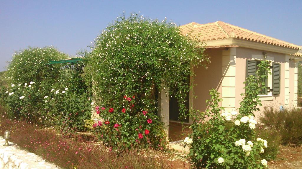 Karavádhos Korallis Villas מראה חיצוני תמונה